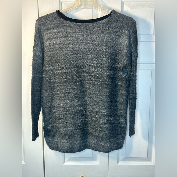 Simply Vera Wang high-low hem long sleeve sweater Size S - Picture 2 of 6